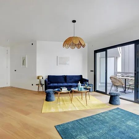Drawing House מלון